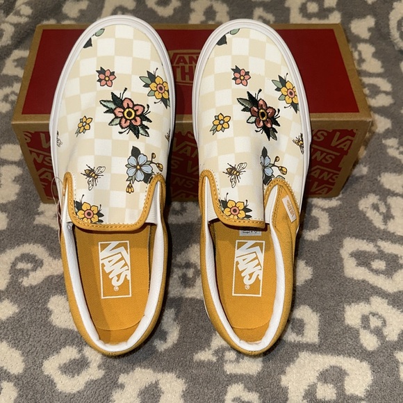 New 🆕 Vans Classic Slip-On (Cottage Check Floral Yellow White) Sneaker 😍 - Picture 10 of 17